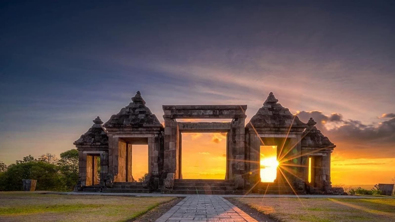 Candi Ratu Boko Sunset