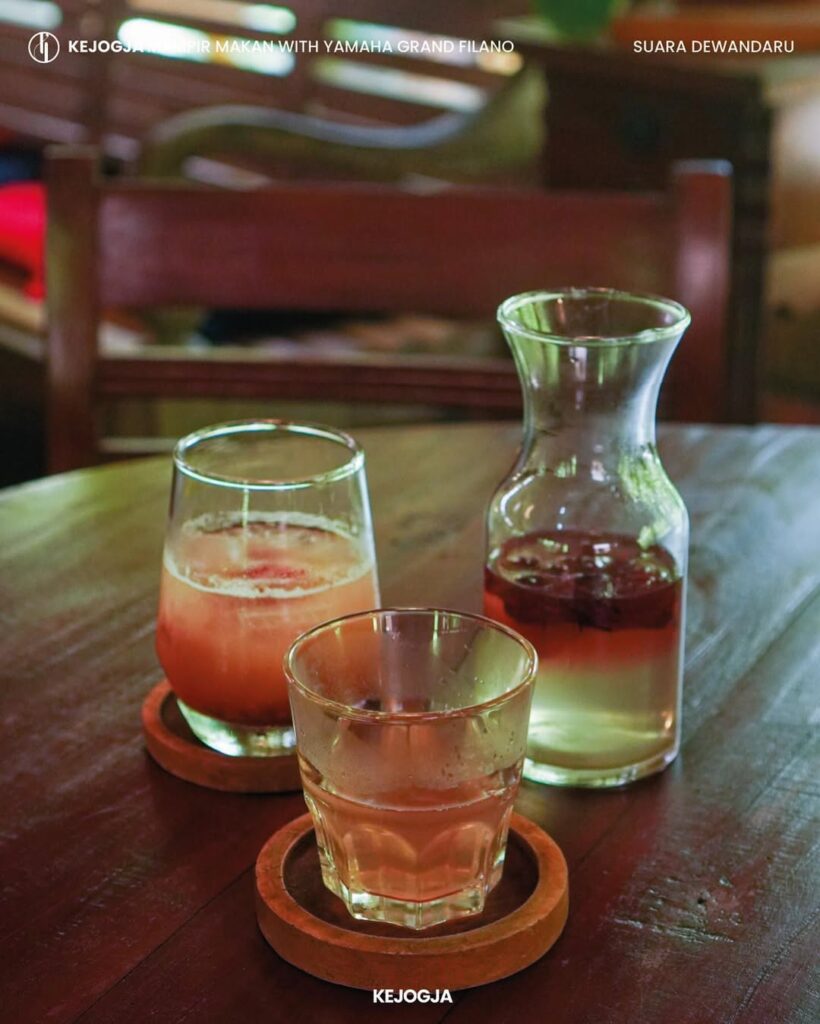 Minuman di Suara Dewandaru, Cangkringan, Sleman