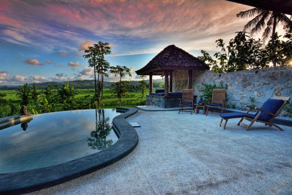 Villa Private Pool Jogja - Villa Blue Steps